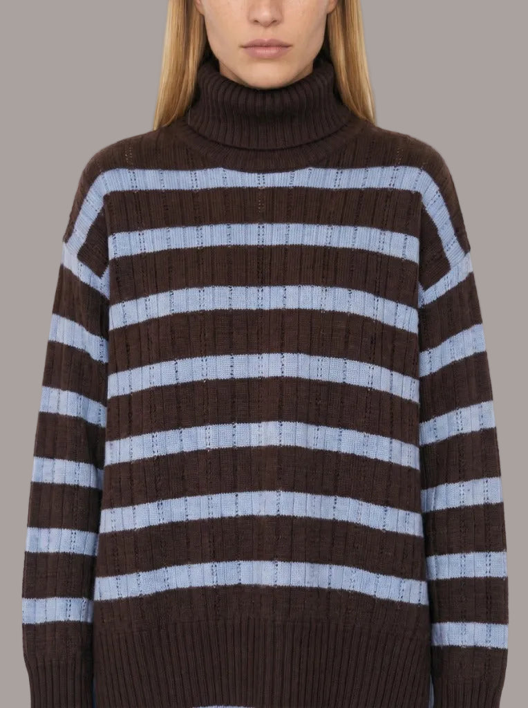 Dolcevita Jumper in Walnut and Celeste, pure merino detail, knitted in Verona | Aeteria Edition 01