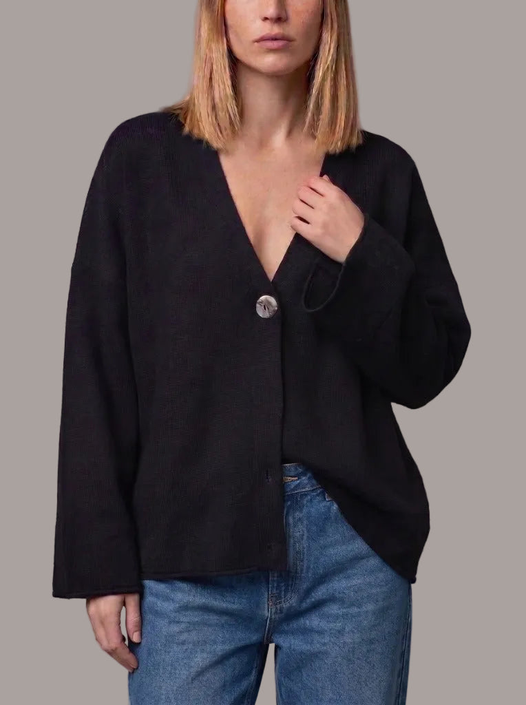 Oversized Cardigan in Midnight, pure merino detail, knitted in Verona | Aeteria Edition 01
